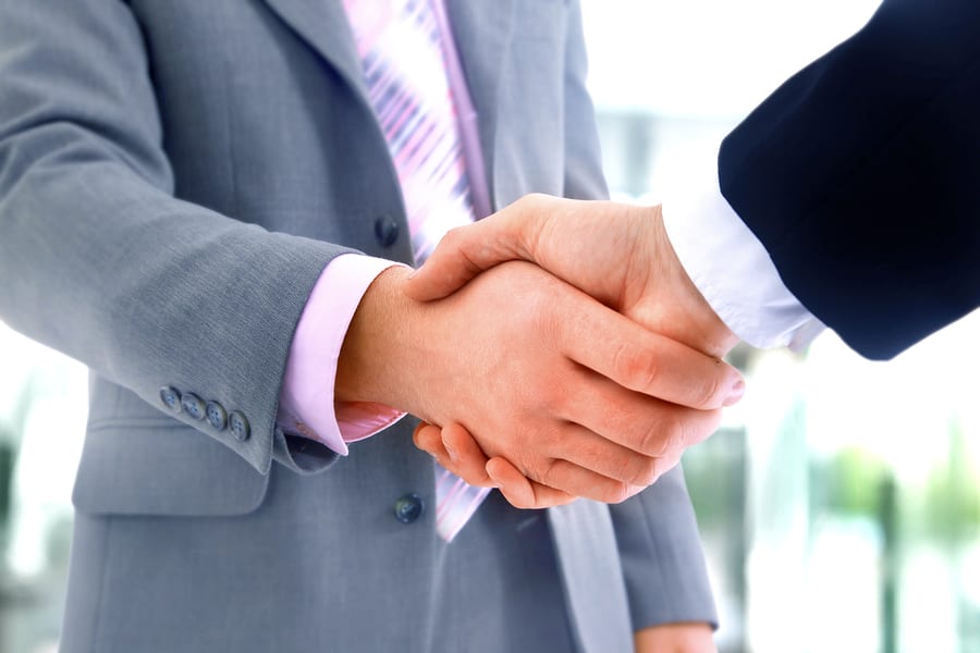 College Career Fair Handshake | St Louis Accounting Careers